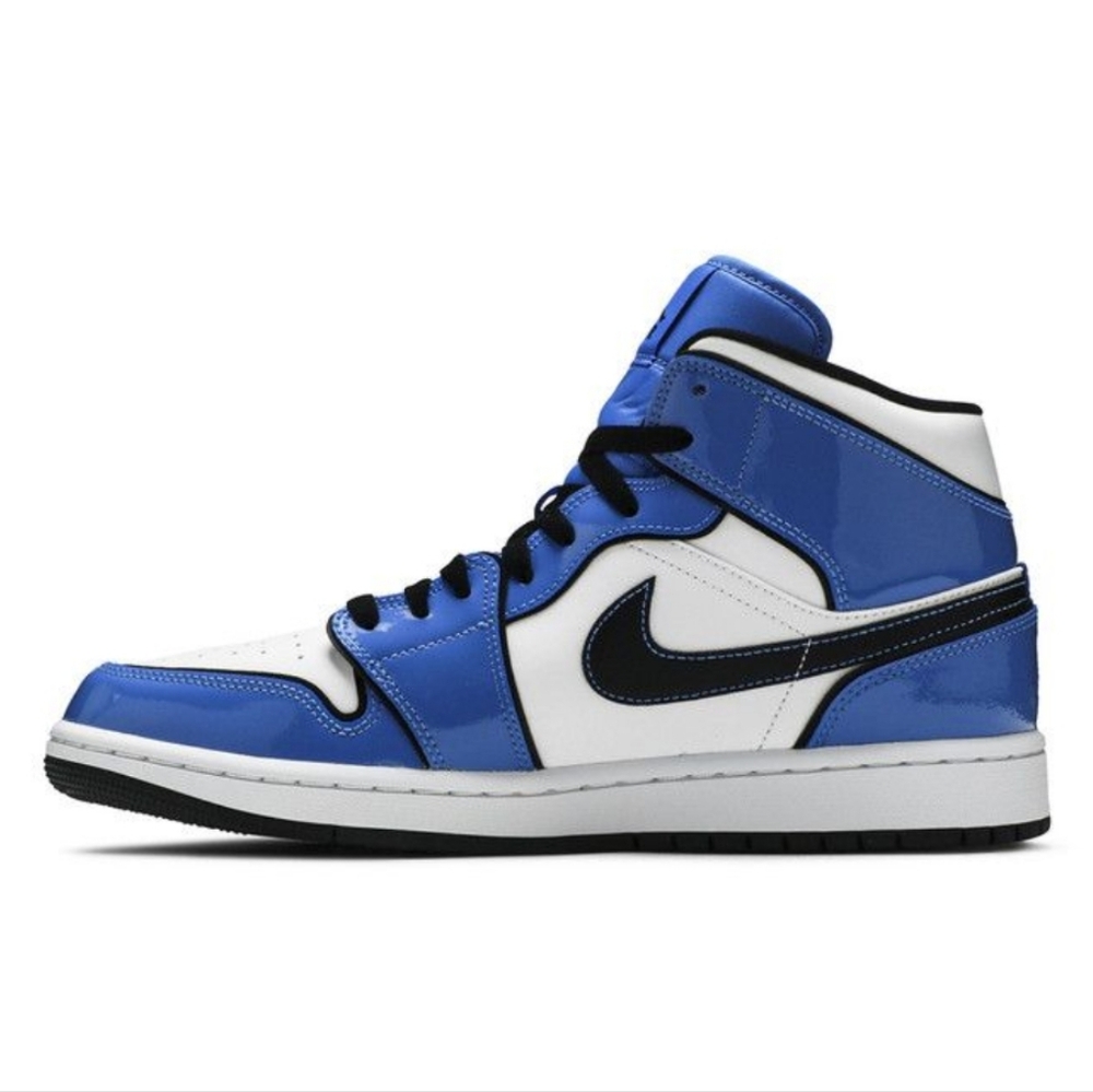 Air jordan 1 mid SE 'Signal blue' men's 9.5 product code DD6834 402 - Picture 2 of 7